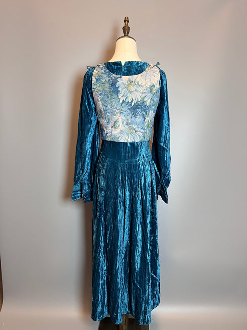 Gothic Blue Medieval Velvet Dress with Floral Corset and Long Sleeves – Gothic Medieval Dress Plus Size